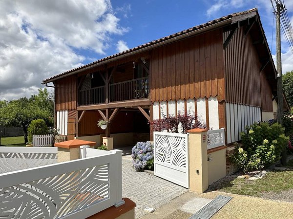 Holiday home in Landes from £49 per night