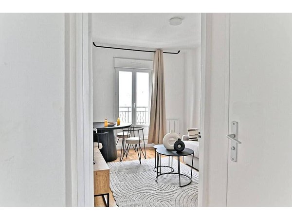Holiday apartment in Montreuil from £75 per night