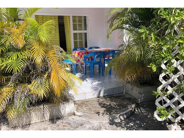 Holiday apartment in Grande-Terre from £148 per night