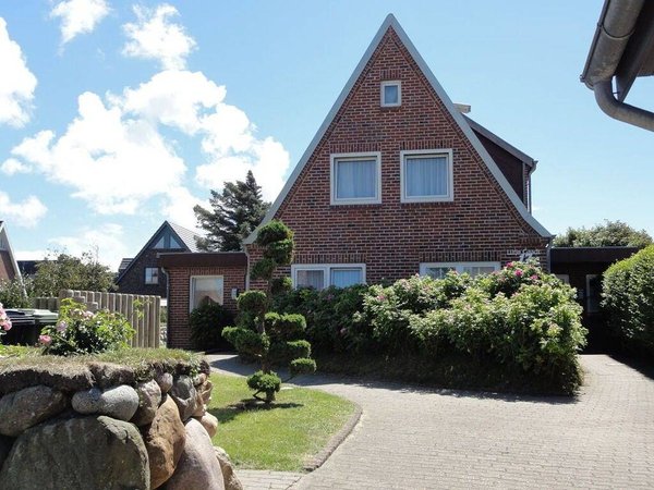 Holiday home in Sylt from £304 per night