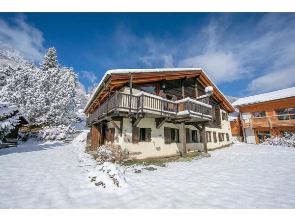 Holiday apartment in Rhone-Alps from £223 per night