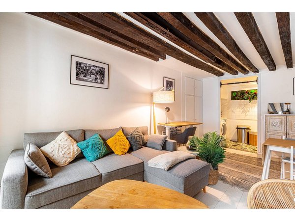 Holiday apartment in Paris from £1155 per night