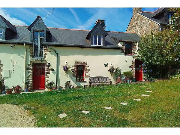 Holiday home in Béganne from £58 per night