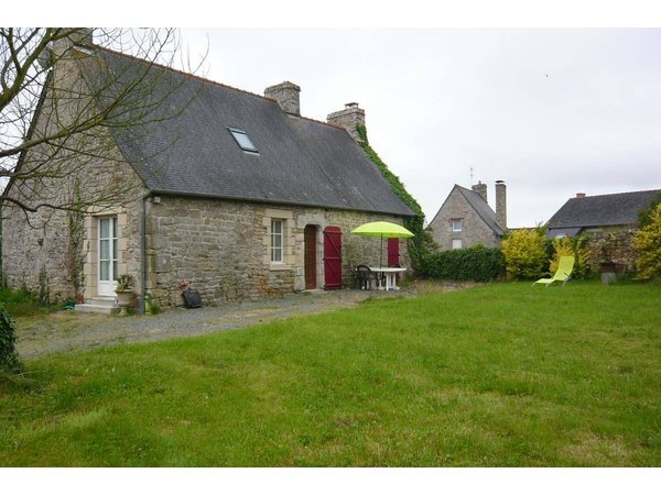 Holiday home in Tremblay from £49 per night