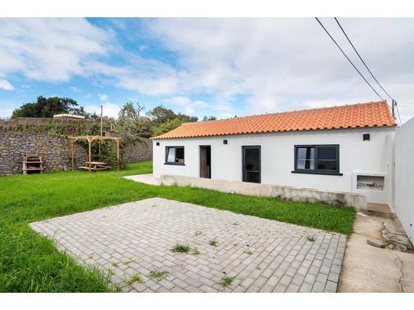 Holiday home in Terceira (Azores) from £61 per night