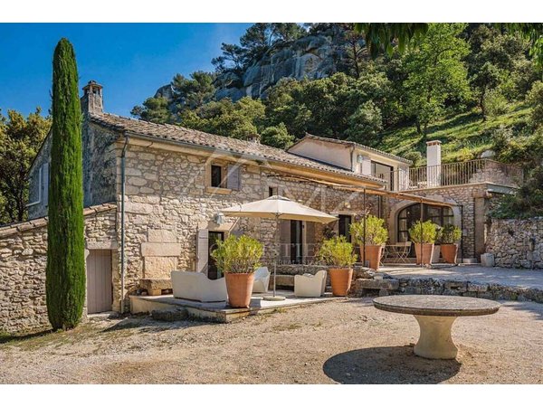 Holiday home in Oppède from £592 per night