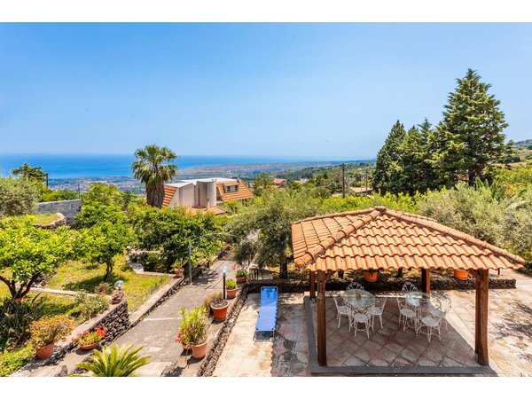 Holiday apartment in Etna Park from £48 per night