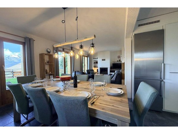Holiday home in 4 Vallées from £166 per night