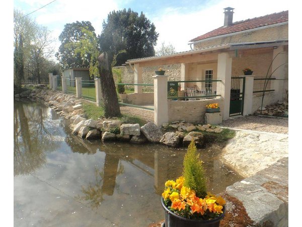 Holiday home in Charente from £58 per night