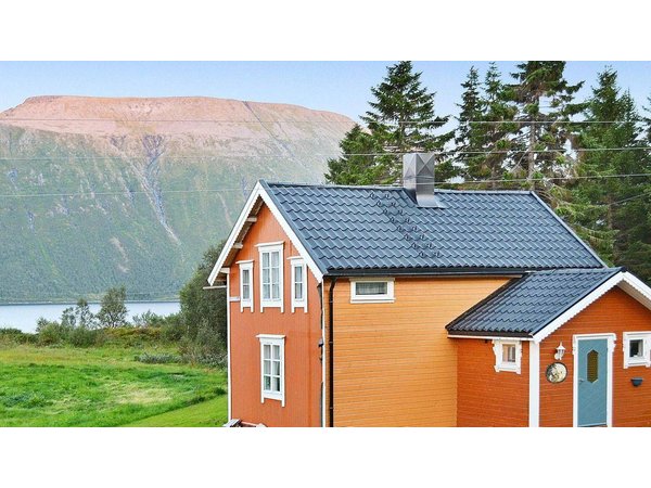 Holiday home in Troms from £83 per night