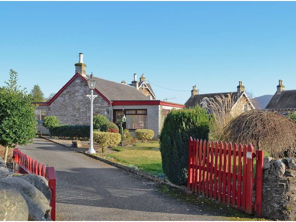 Holiday home in Pitlochry from £110 per night