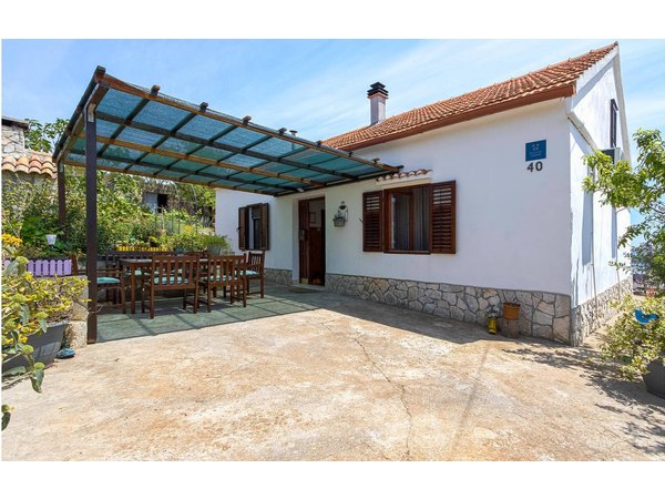 Holiday home in Sali from £41 per night