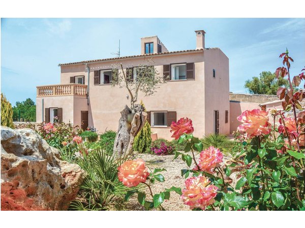 Holiday home in Ariany from £97 per night