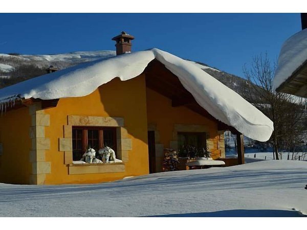 Holiday home in Campoo from £183 per night