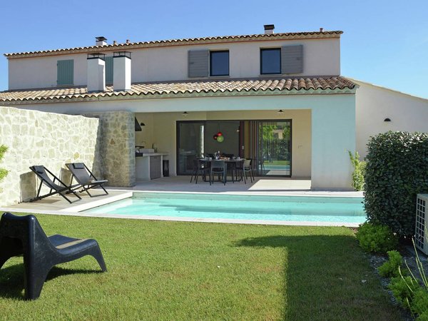 Holiday home in Vaucluse from £240 per night