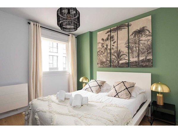 Holiday apartment in Lyon from £352 per night