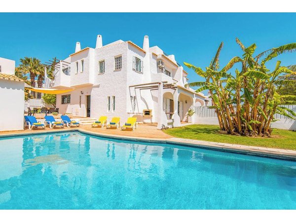 Holiday home in Albufeira from £434 per night