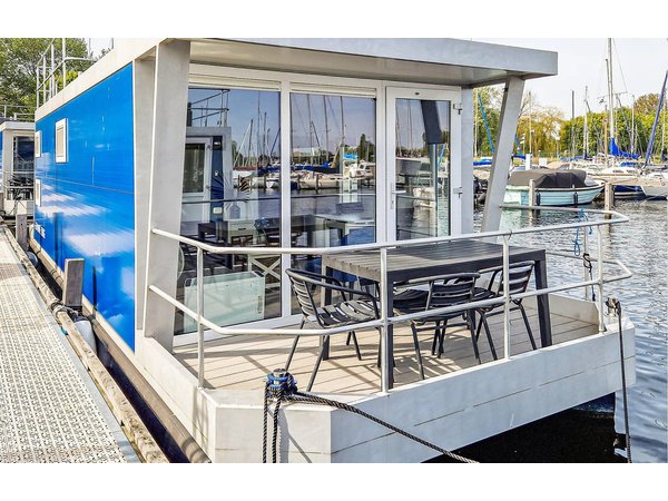 Boat in Naarden from £152 per night