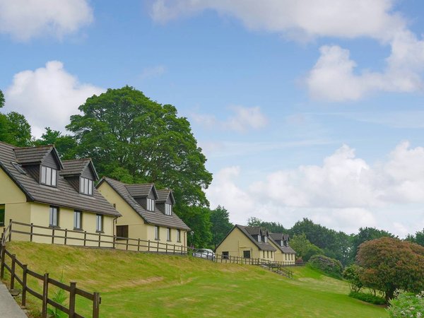 Holiday home in Cornwall from £64 per night