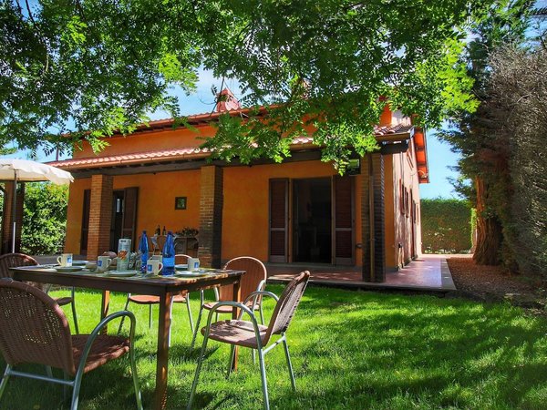 Holiday home in Val di Chiana from £106 per night