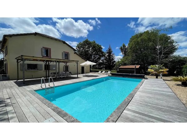 Holiday home in Gers from £280 per night
