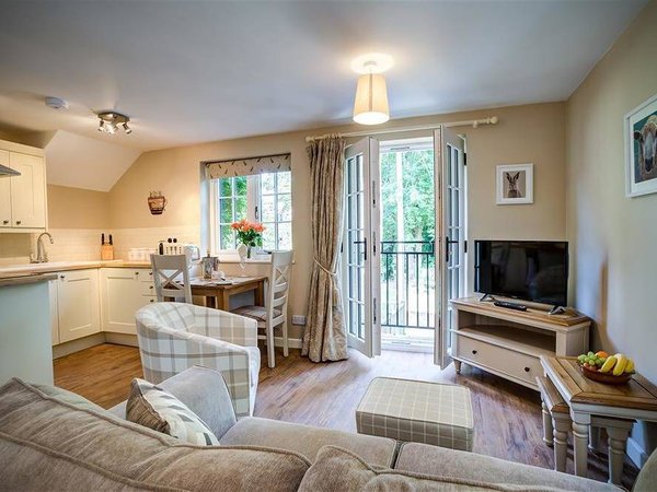 Holiday home in Burford from £91 per night