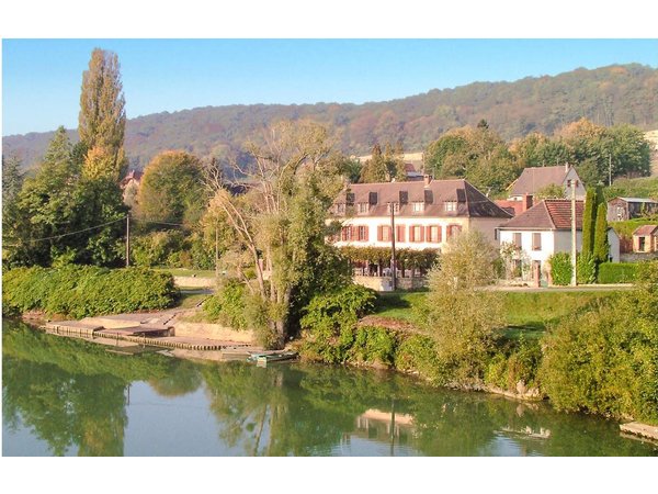 Holiday home in Aisne from £55 per night