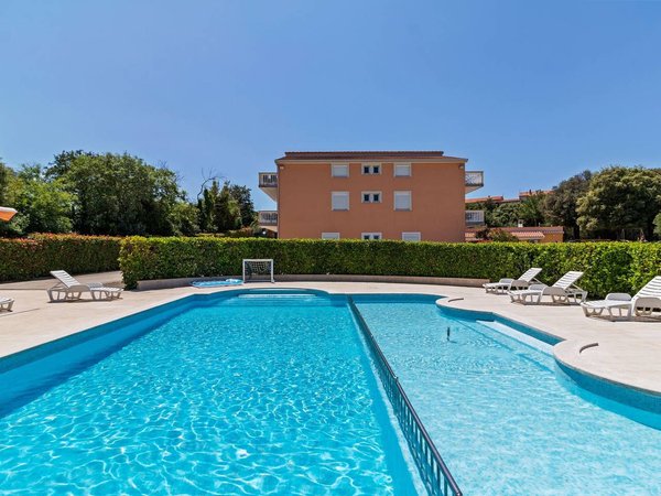 Camping in Banjole from £109 per night