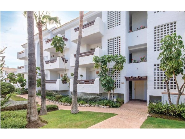 Holiday apartment in Estepona from £72 per night