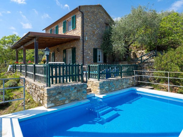 Holiday home in Pietrabruna from £100 per night