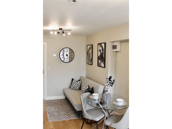 Holiday apartment in Reading from £75 per night