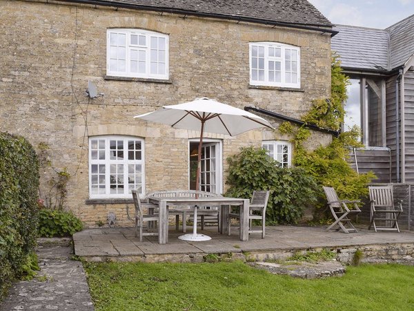 Holiday home in Oxfordshire from £73 per night