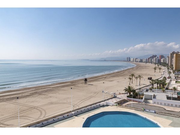 Holiday apartment in Cullera from £72 per night