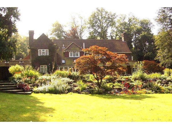 Holiday apartment in Surrey from £145 per night