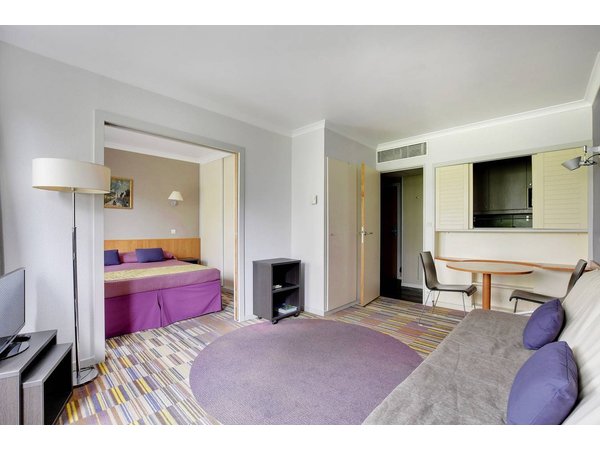 Holiday apartment in Courbevoie from £108 per night
