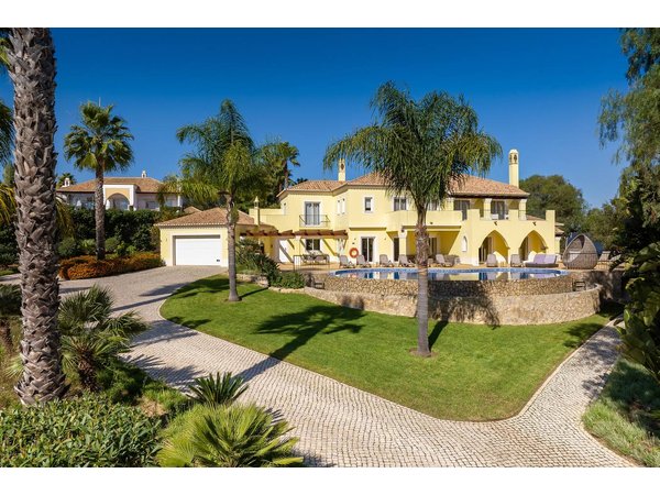 Holiday home in Lagos from £540 per night
