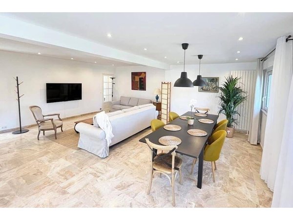 Holiday home in Val-de-Marne from £450 per night