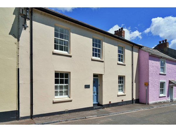 Holiday home in Cornwall from £397 per night