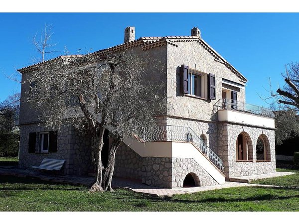 Holiday home in Grasse from £117 per night