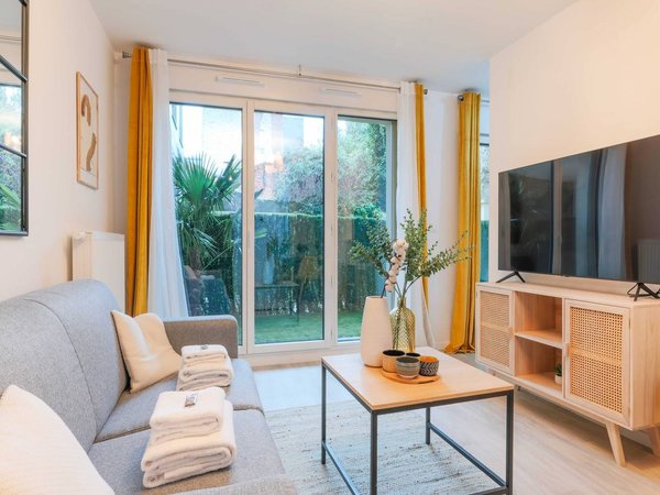 Holiday apartment in Montreuil from £119 per night