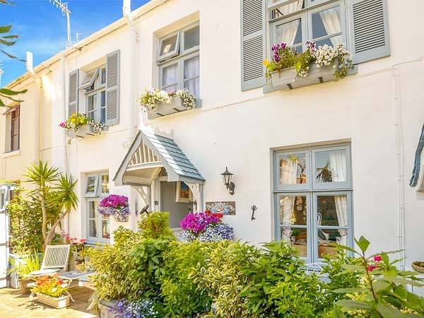 Holiday home in Torbay from £280 per night