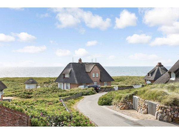 Holiday home in Sylt from £1508 per night
