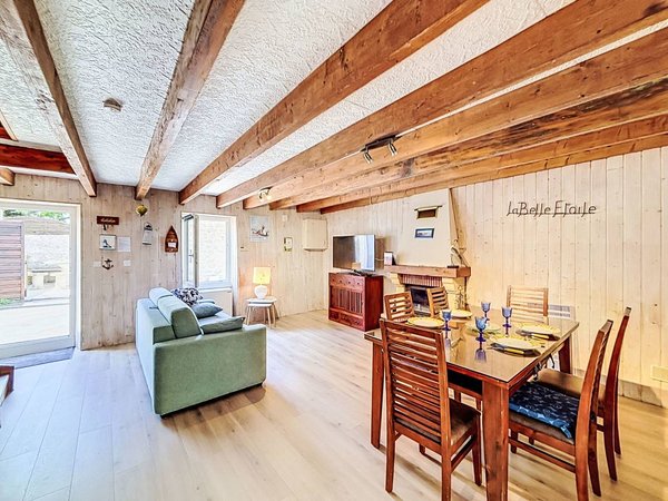 Holiday home in Étel from £54 per night