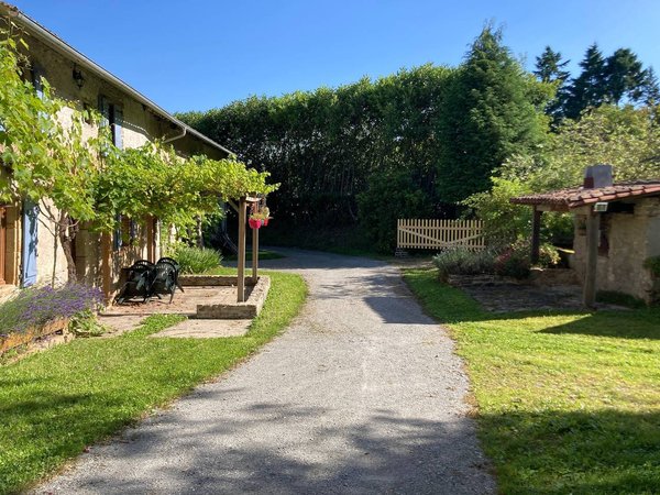 Holiday home in Nantiat from £42 per night