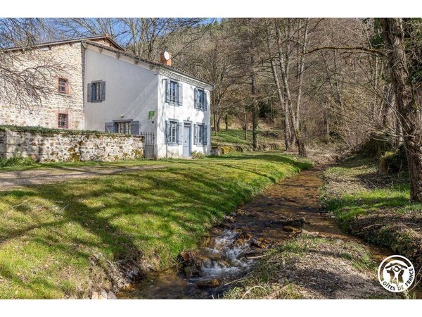 Holiday home in Auvergne from £56 per night