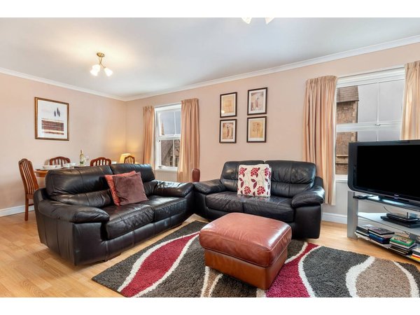 Holiday apartment in Tenby from £99 per night