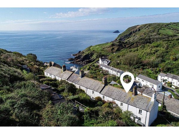 Holiday home in Portloe from £157 per night