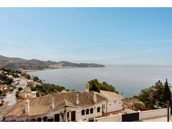 Holiday apartment in Almuñecar from £8 per night