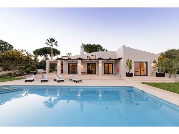 Holiday home in Albufeira from £329 per night