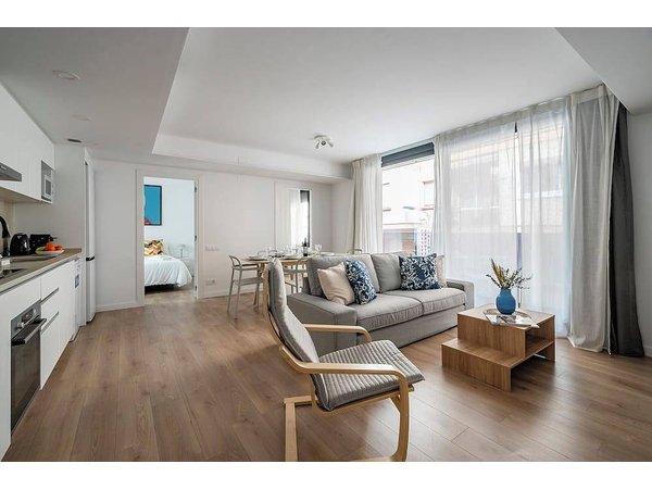 Holiday apartment in Barcelonès from £245 per night